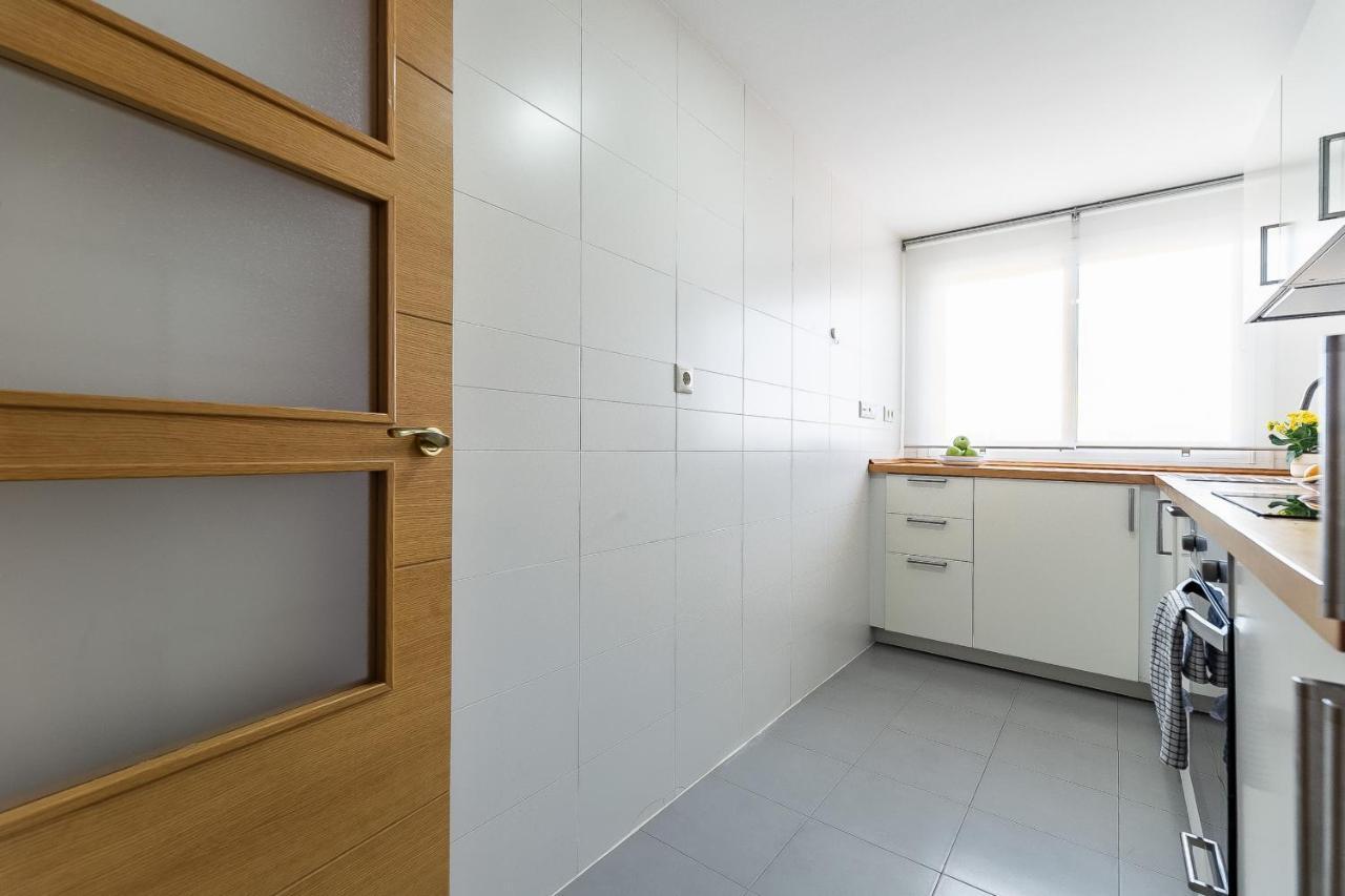 Modern Beach Apartment Valparaiso With Parking Málaga Exterior foto